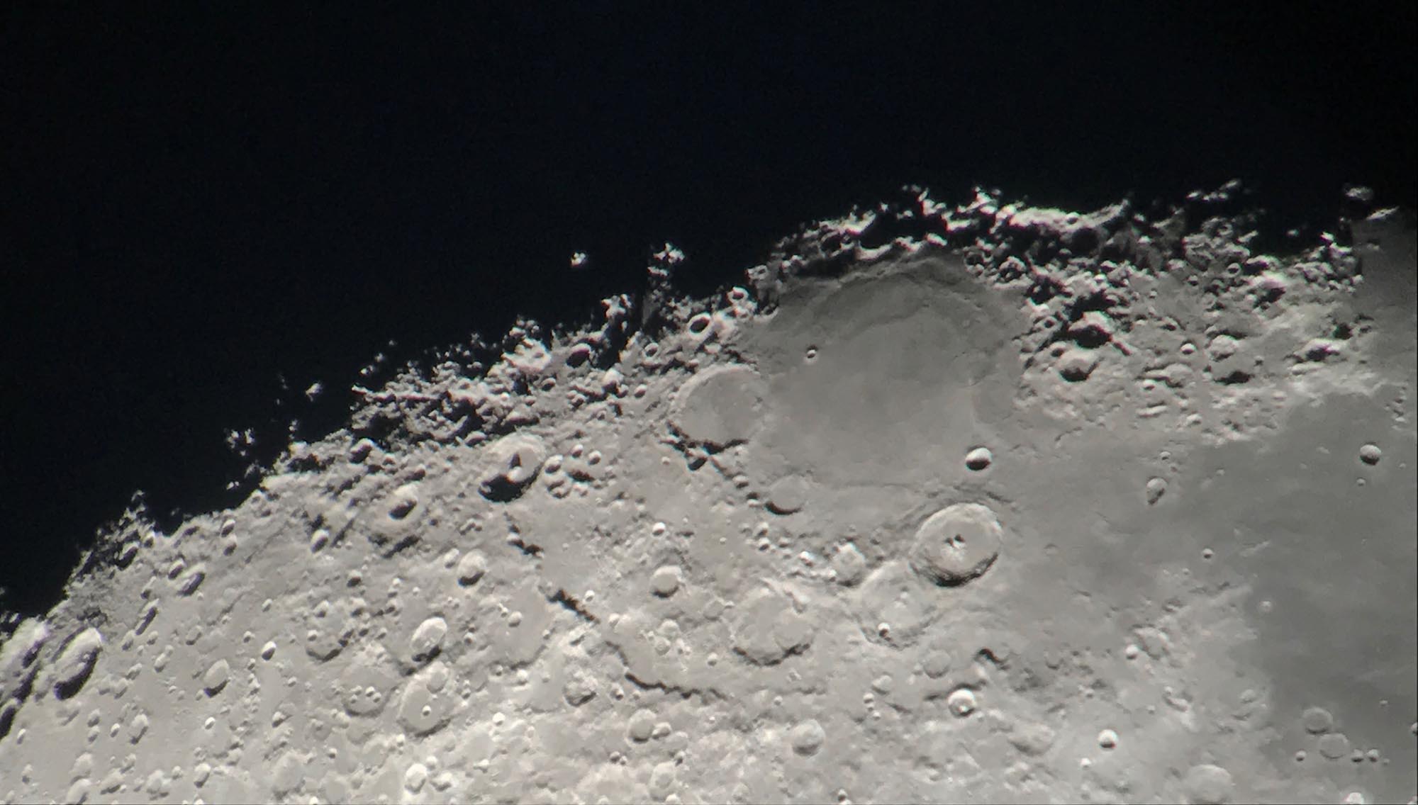 L’attribut alt de cette image est vide, son nom de fichier est Lune-6660B1-s.jpg.